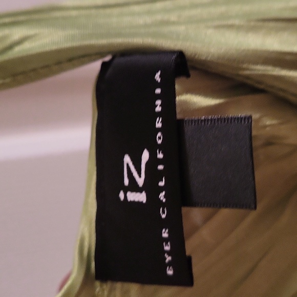 Gorgeous green blouse - Picture 3 of 3